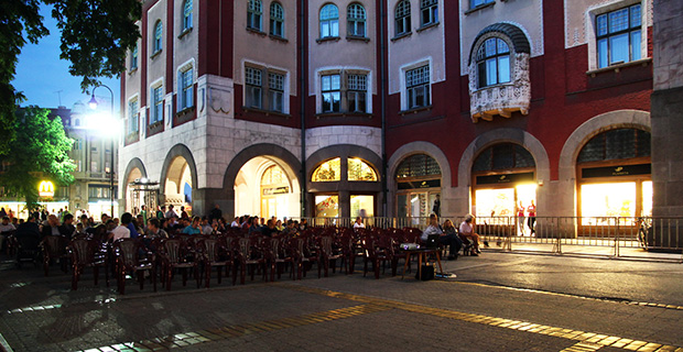 Više od 200 ljudi gledalo film u bioskopu na otvorenom