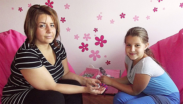 Učenica od prodaje nakita plaća račune