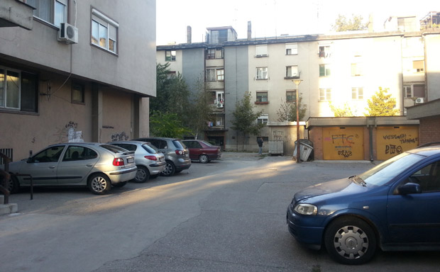 Pobeda upornih - parking vraćen stanarima!