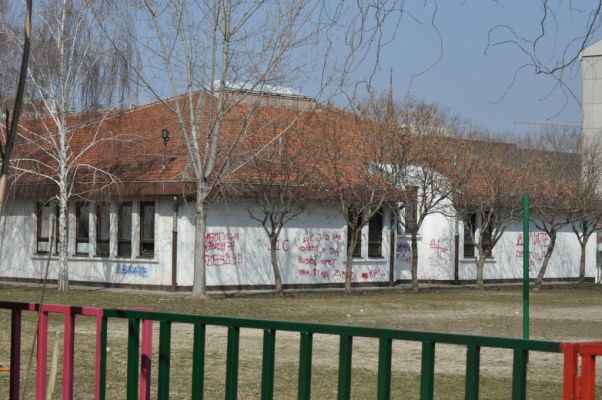 Navijački grafiti koji vizuelno uništavaju naš grad