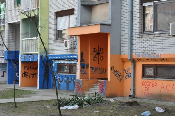 Navijački grafiti koji vizuelno uništavaju naš grad