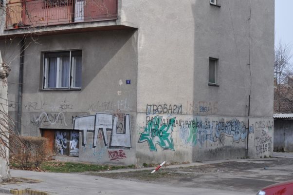 Navijački grafiti koji vizuelno uništavaju naš grad