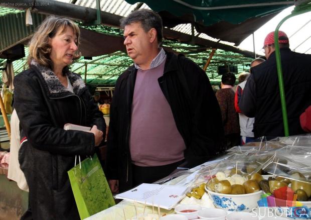 Prodavcima na Mlečnoj pijaci podeljen vodič za bezbednu pripremu hrane