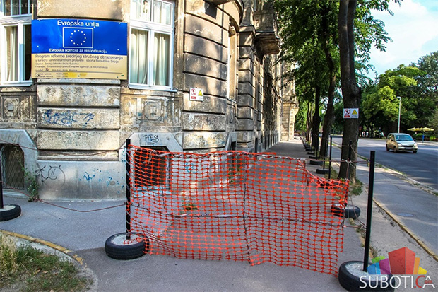 Opasnost vreba 1.400 učenika