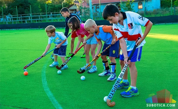Hokej na travi popularan i među najmlađima
