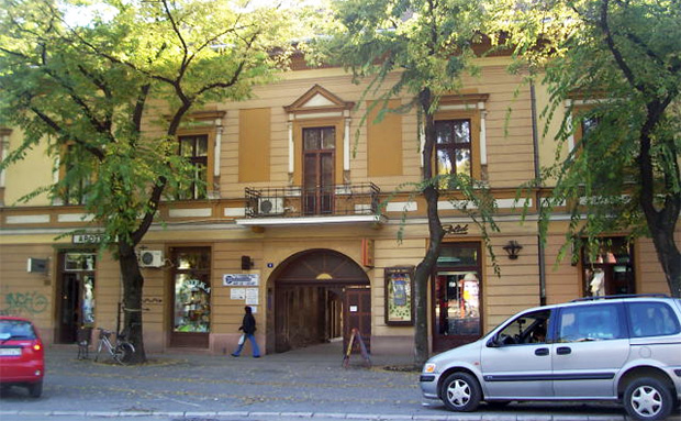 Grad otkupljuje palatu