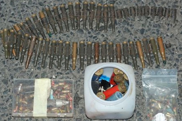 Carinici pronašli pištolj među čvarcima