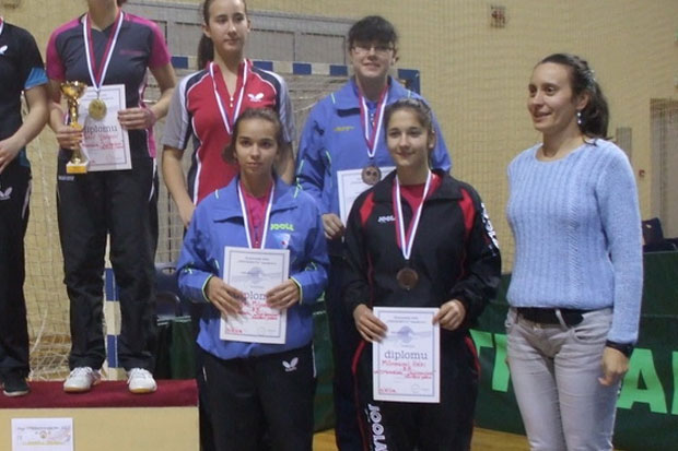 Stonoteniseri Spartaka (juniori i seniori) učestvovali na turnirima u Smederevu i Bečeju