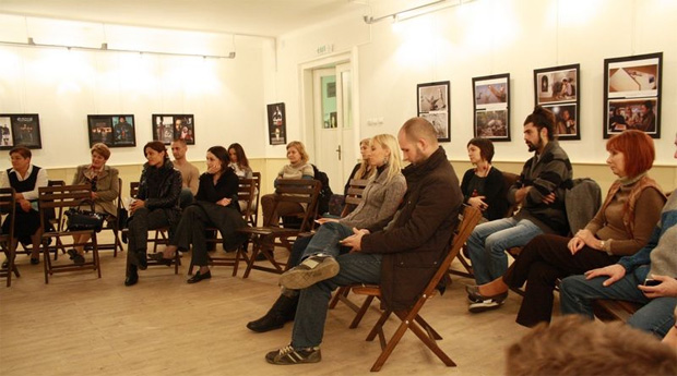 Ledolomac predstavio: "Stakleni rajevi / Budilnik na groblju" Danije Čavića