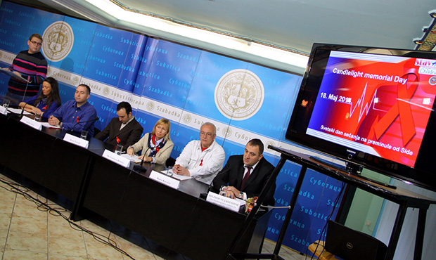 Svetski dan sećanja na preminule od side