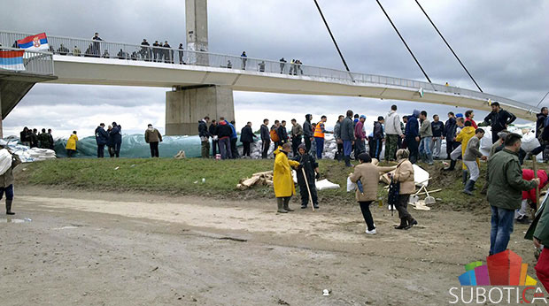 Preko 200 Subotičana pomaže ugroženima u Sremskoj Mitrovici