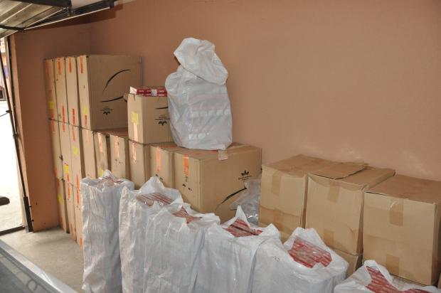 U Subotici i Bajmoku zaplenjena veća količina cigareta i markirane garderobe