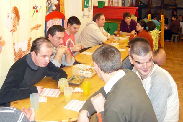 Podrška osobama sa invaliditetom: Roditelji odbijaju da ih ostave u domovima