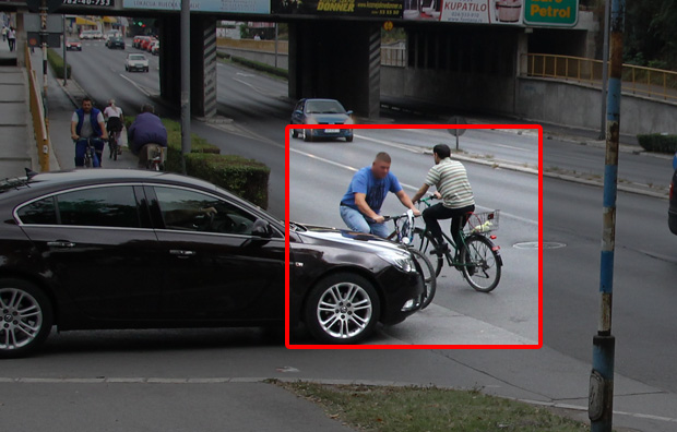 Upozoravamo! Neuređena saobraćajnica i opasna raskrsnica