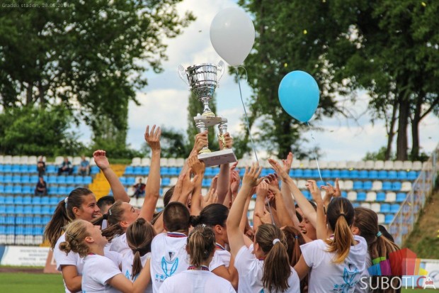 Fudbalerke pobedile Napredak i proslavile petu titulu šampiona države