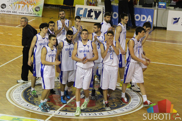 Košarkaši Spartaka porazom od Tamiša oprostili se od domaće publike za ovu godinu
