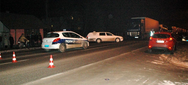 Auto usmrtio devojčicu