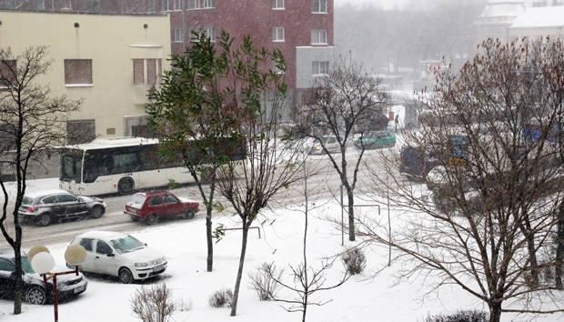 Jak vetar stvara snežne nanose i otežava posao zimskih službi