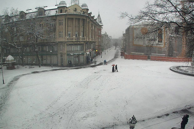 Pao prvi sneg, zimske službe već uveliko na terenu