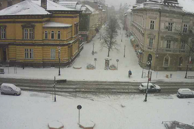 Pao prvi sneg, zimske službe već uveliko na terenu