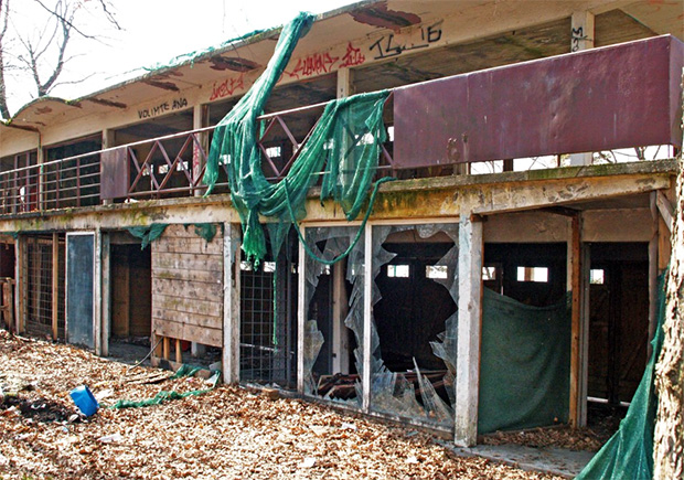 Muški štrand i dalje propada