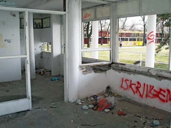 Muški štrand i dalje propada