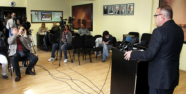 Parać: Vlast nesposobna i bahata, posledice plaćaju Subotičani