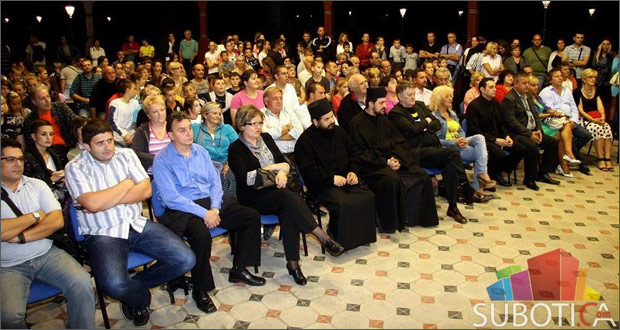 Deca sa Kosova u Subotici Deca sa Kosova u Subotici