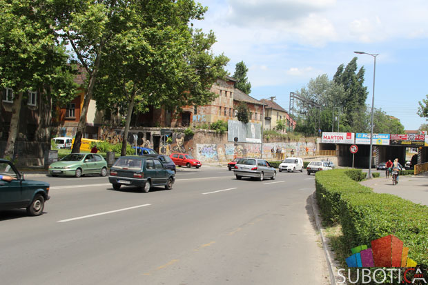 Novi režim saobraćaja na raskrsnici ulica Bose Milićević i Maksima Gorkog