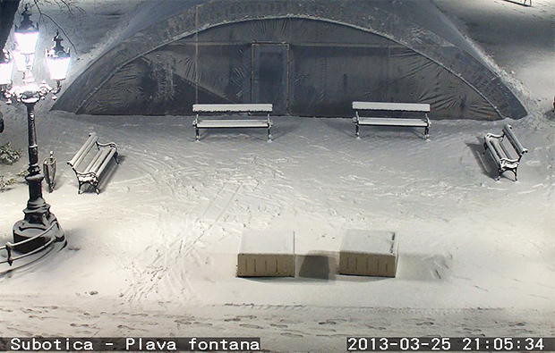 Sneg u Subotici - poledica na putevima