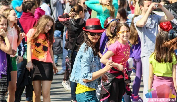 Subotičani su "Hepi" - snimali svoju verziju spota za hit Farela Vilijamsa