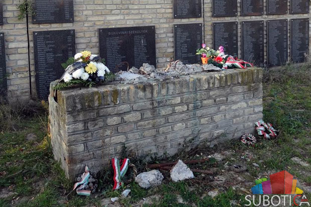 Postavljen novi spomenik "Ptica slomljenih krila"