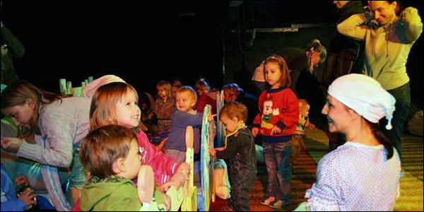 Mališani obožavaju novi teatar