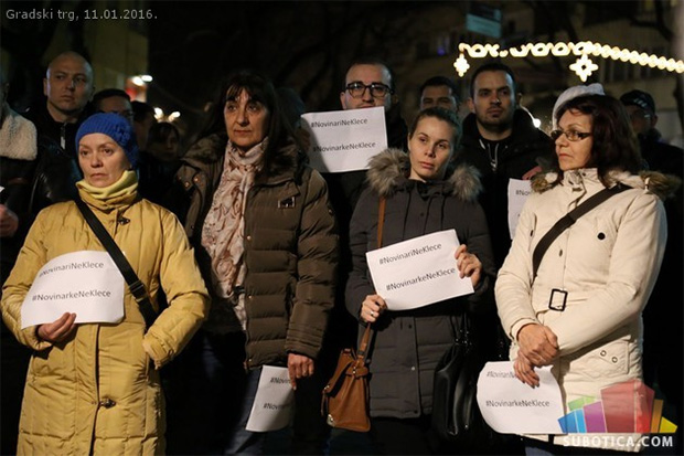 Održan protest „Novinari ne kleče“