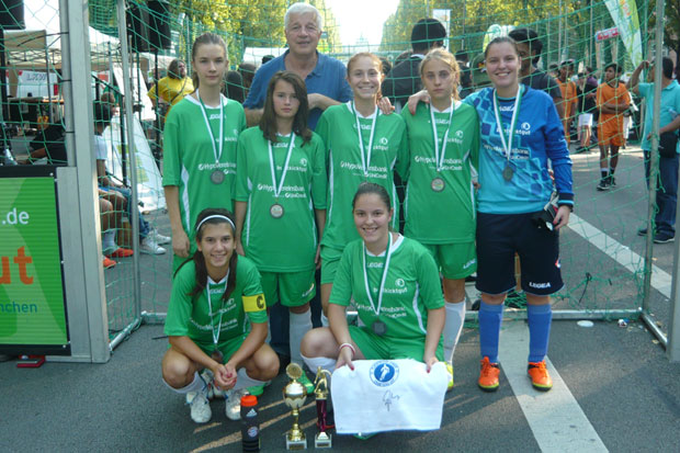 Pioniri i kadetkinje FK "Subotica" na prijateljskom turniru u Minhenu