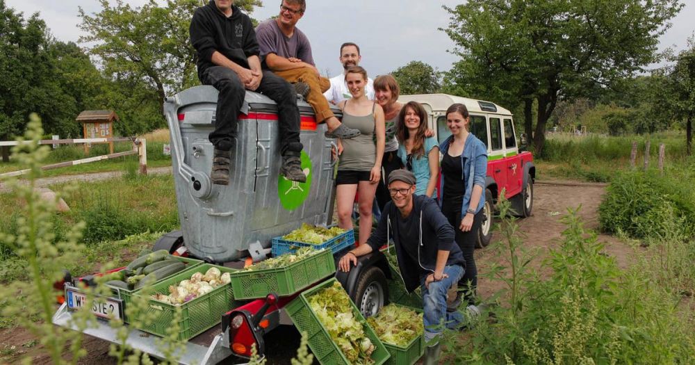 EFF Palić: Delikatesi korpe za otpadke