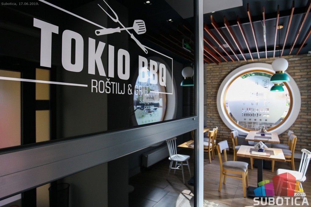 8. mart uz tamburaše u Tokio BBQ restoranu