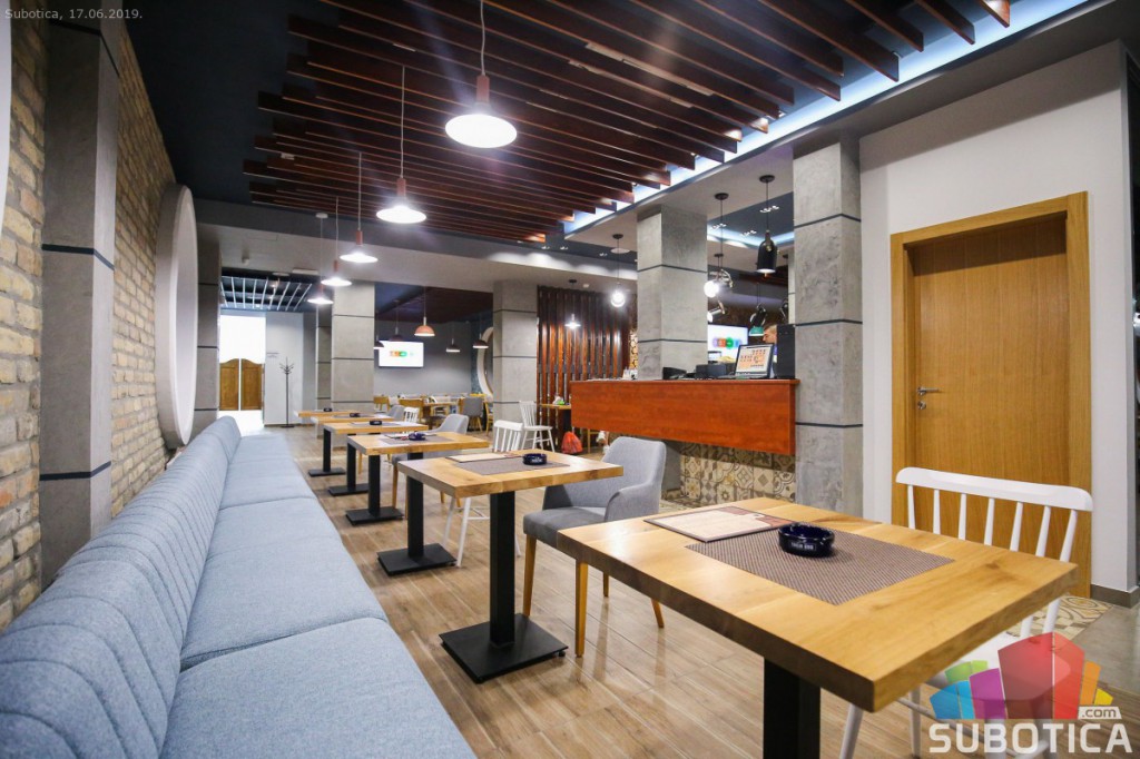 8. mart uz tamburaše u Tokio BBQ restoranu