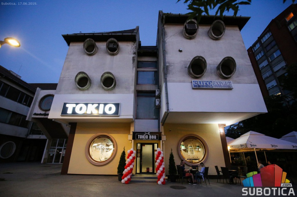 8. mart uz tamburaše u Tokio BBQ restoranu