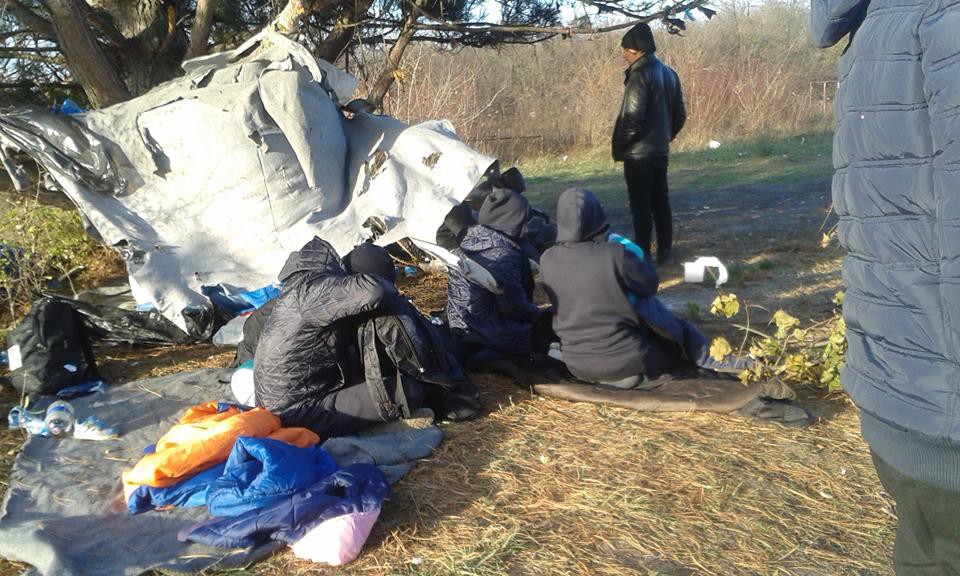 Humanitarna akcije prikupljanja odeće i obuće za migrante koji borave na otvorenom duž severne granice