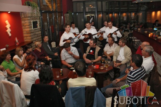 Tamburaši ''ŠIROK ŠOR"