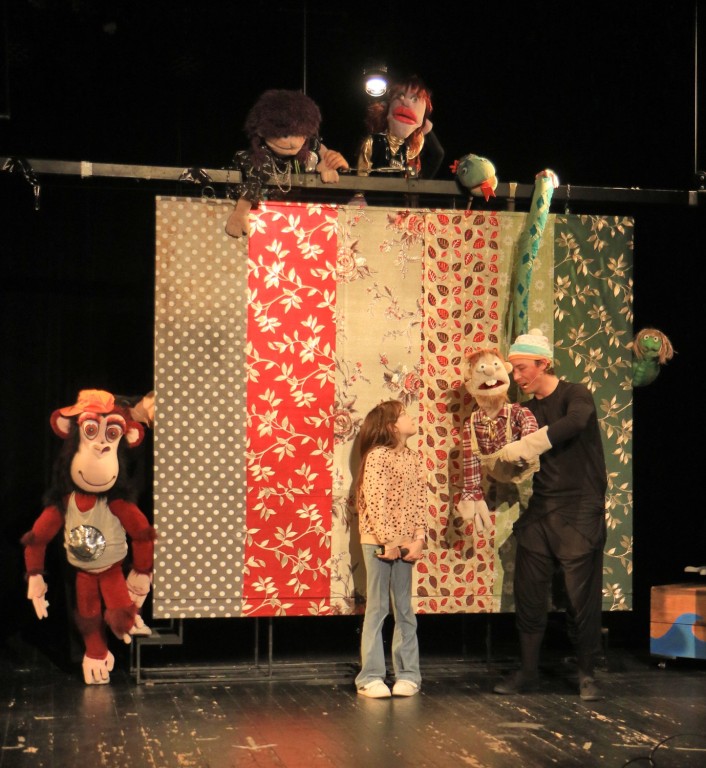 Lutkarska predstava “Tapet šou” – specijalni gost Đula Mešter