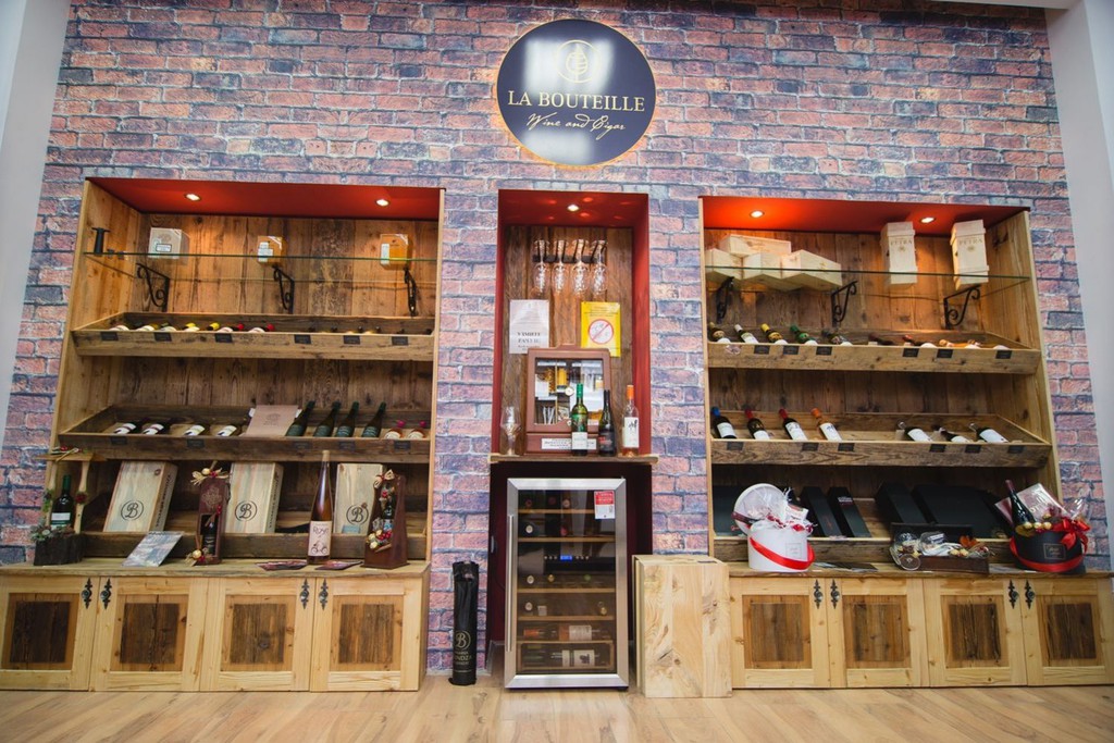 La Bouteille Wine Tour