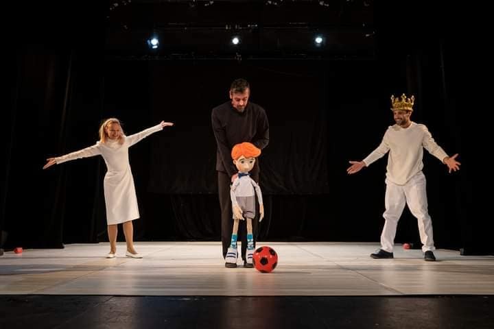 Előadás gyerekeknek: „JÁTSSZ VELEM!”