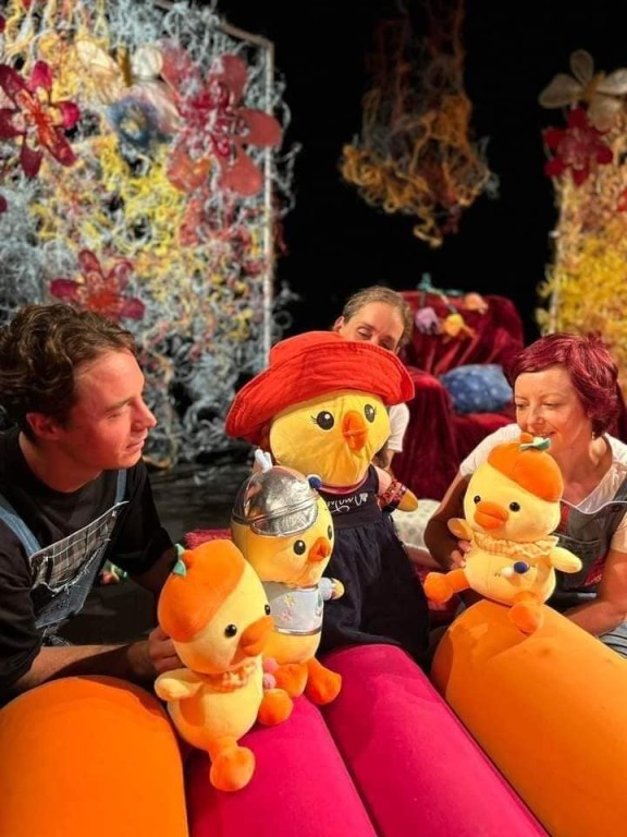 Teatar u pelenama: „ČAROBNE REČI” / Pelenkás Színház: „VARÁZSSZAVAK”