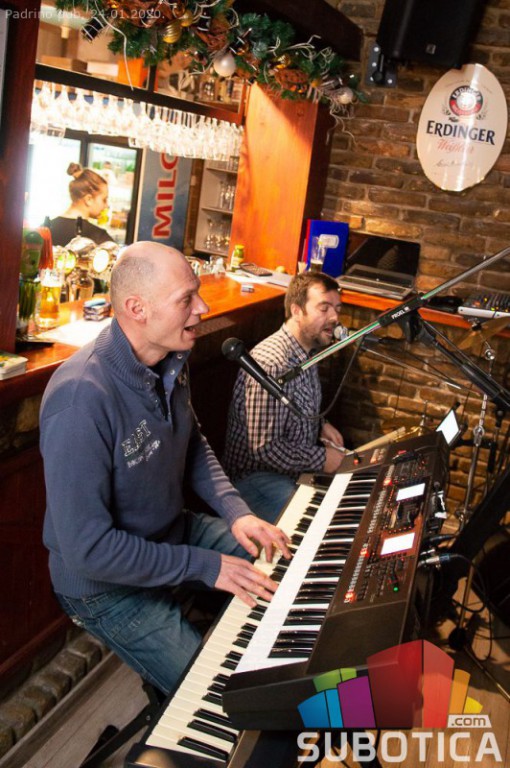 Kratak spoj pop rock acoustic