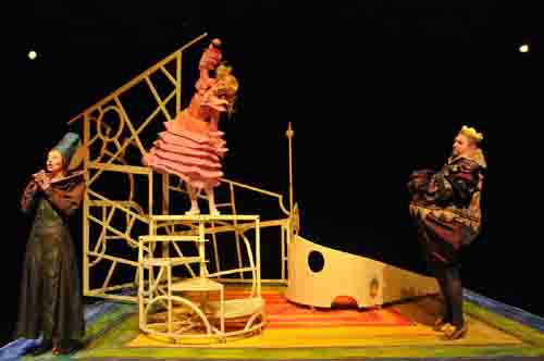 Predstava: Mindentlátó királylány