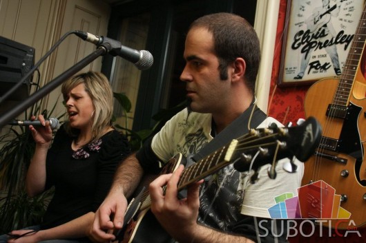 Akustičarsko veče uz Jelenu i Milana