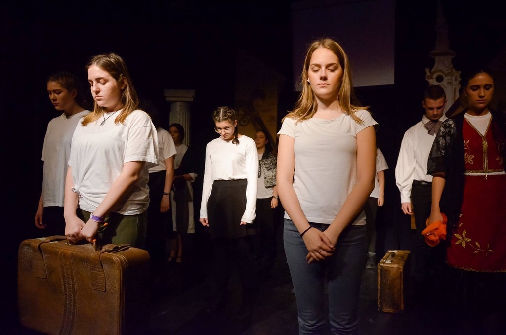 Dečja predstava: Sudbine u magli - gostovanje