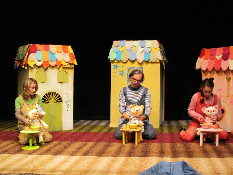 Teatar u pelenama: „Šarena priča”